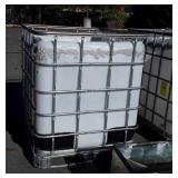 Pallet Poly Liquid Dispenser Container, Top has