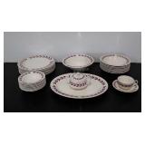 Homer Laughlin dinnerware, 29 pieces including
