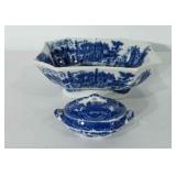 Blue willow patterned bowl and covered sugar
