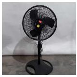 17" Lasko 3-speed oscillating fan, works
