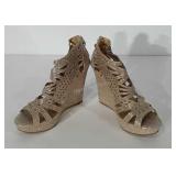 Daisy Fuentes heels, size 8.5M