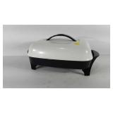 Presto 16" electric skillet, powers on