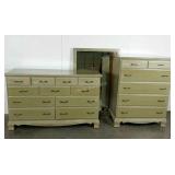 Maple bedroom set, dresser, chest of drawers and