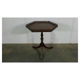 Hexagonal pedestal accent table, 27 x 23 x 28,