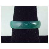 Size 8 green agate 9.5ct band ring