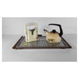 Kitchenwares,  hot plate (works), bagel slicer