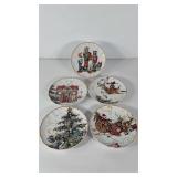 Five Williams-Sonoma holiday themed plates