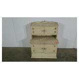Hutch style cabinet, maybe for a child, 20 x 12 x