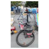 Two Shop Vacs, non-tested by Hash Auctions