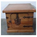 Trunk style end table, 17.5x20x20.5, Seller code