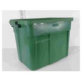 Rubbermaid Roughneck storage tote with lid