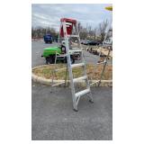Werner 6 foot aluminum ladder, 200 pounds