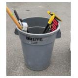 Rubbermaid Brute Trash can with Miscellaneous