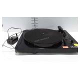 Victrola bluetooth turntable, powers up, model