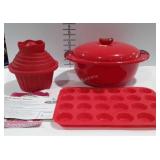 Bakeware, Includes silicone mini muffin pan,
