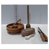 Kitchenwares, includes wooden nutcracker, ceramic