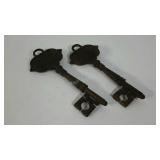 Novelty wine cellar and tasting room keys, cast