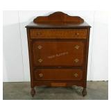 Vaughan-Bassett four drawer chest, 34 x 18 x 45