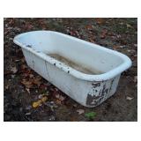 Vintage Cast Iron Bathtub with 4 Claw Feet.