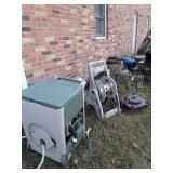 Miscellaneous Lawn Accessories lot includes