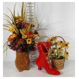 Decor group, everlasting arrangement in owl vase,