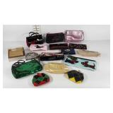 Clutch purses, wallets and coin purses, most in