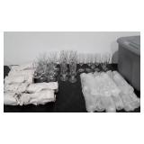 Glassware, fifteen tulip shaped wine glasses, six