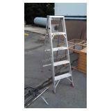 5ft Aluminum Step Ladder, 200lbs capacity  Seller