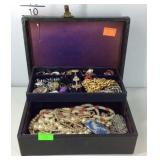 Jewelry box with jewelry