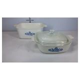 Two Corning Ware bowls, 1qt with lid and 1.5qt