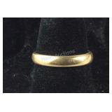 14k yellow gold band tested 3.35 grams size 6