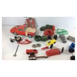 Plastic toy cars and parts to toy cars such as