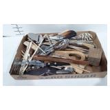 Kitchenwares, includes wooden ladles, wooden meat