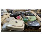 Kitchen group: roaster, electric frying pan,