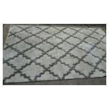 Area rug, shag, 94 x 60