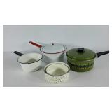 Enamel wares group, three sauce pans and two