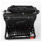 Underwood typewriter, needs work and is missing