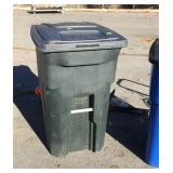 Toter Wheeled Trash Container 64 gallon