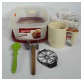 Kitchenwares, includes Rubbermaid durable serving