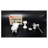 Doll house miniatures, porcelain bathroom set in