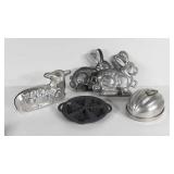 Kitchenwares three molds and cast iron Christmas