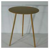 19.5" diameter simple table