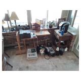 Miscellaneous Housewares Group lot, lamps, and