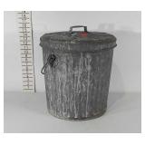 Galvanized Wheeling bucket with lid, bottom has