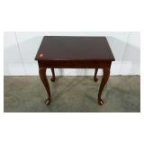 Elegant Queen Anne style end table, 24" tall