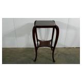 Pretty little stand, 30" tall