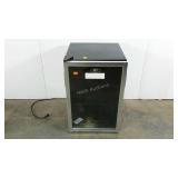 PD wine fridge, works, 20 x 21 x 31, needs