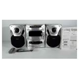 Panasonic CD Stereo System, SA-AK18, powers up,