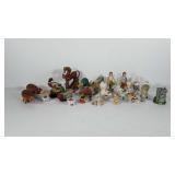 Trinket and figurine group, includes outhouse,