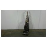 Hoover Steam Vac Deluxe 1500, powers on